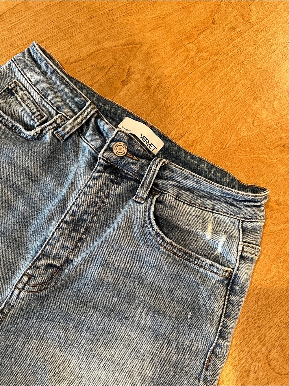 Vervet by Flying Monkey Women's Straight Leg Jeans in Light Blue - Picture 4 of 8